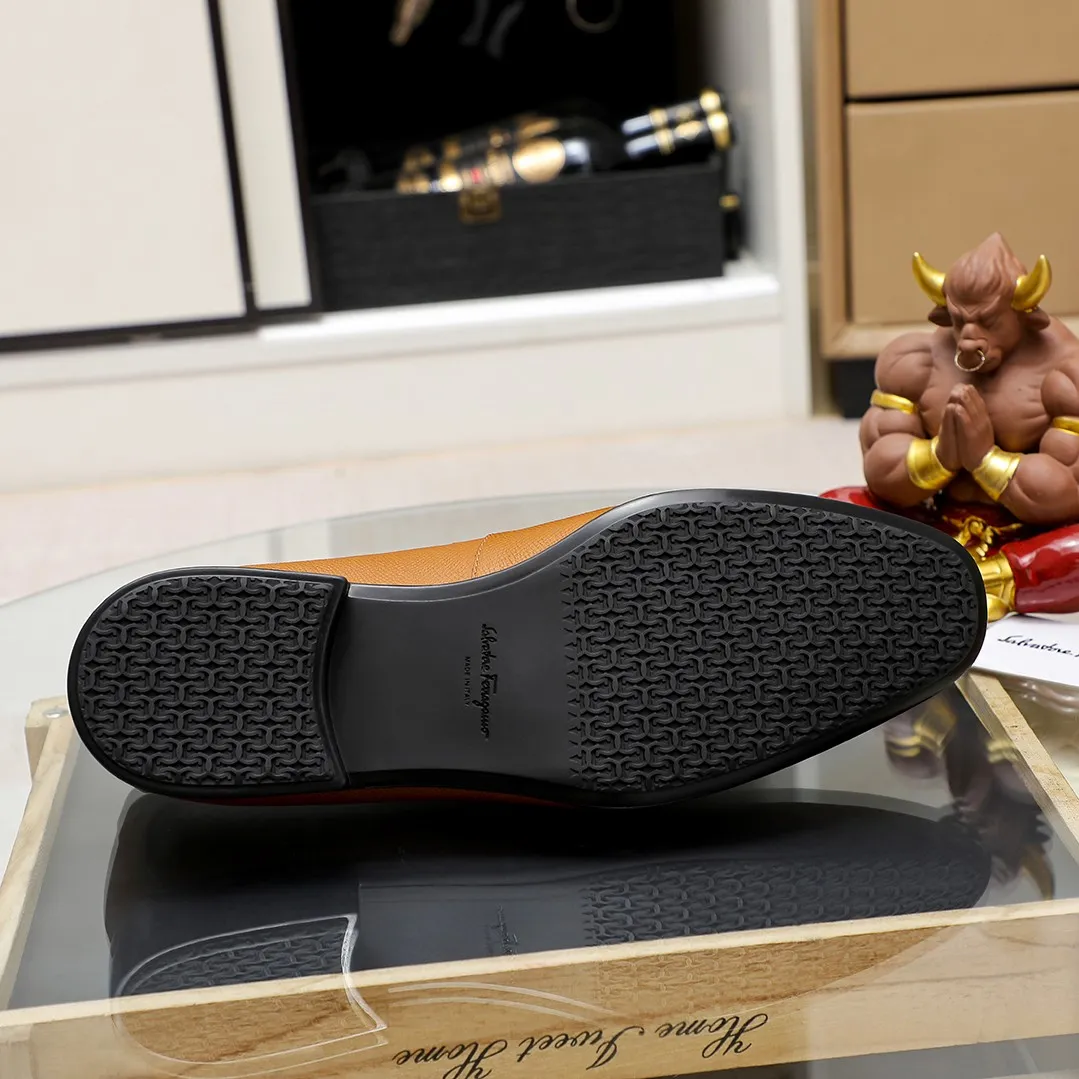 Men's shoes 💰600 🕷🕷🐂【Ferragamo】 Popular fashion casual shoes🇨🇳Official website counter 1:1 production, original mold opening💯Good quality can be seen, imported high-end first-layer pebbled calfskin, water-dyed🐂leather lining🌿very clear texture, high-quality waterproof, non-slip and wear-resistant outsole🎋high quality and low price, truly handmade🍓, 5 colors available! Code number 38-44 (45. To be customized)